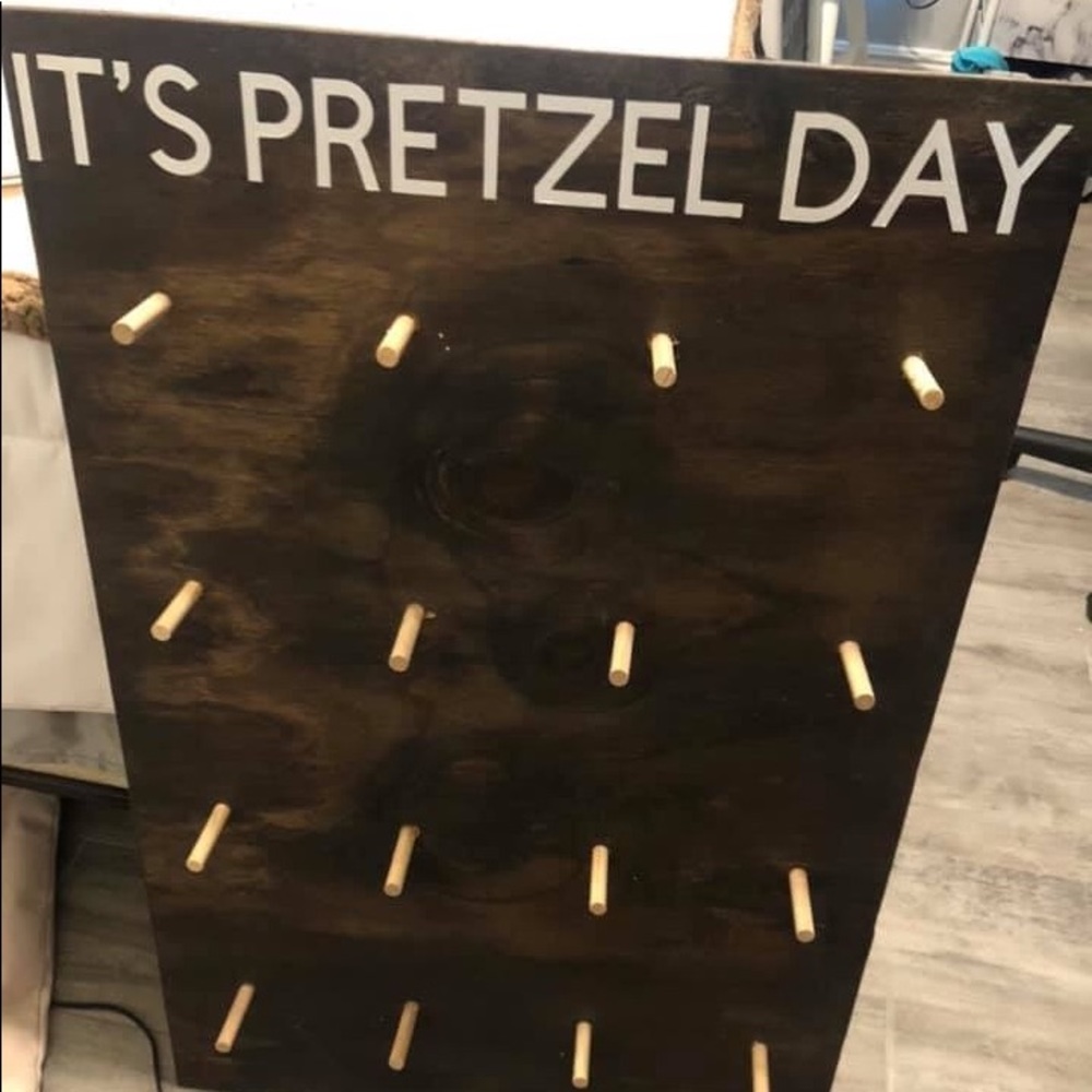 Pretzel board